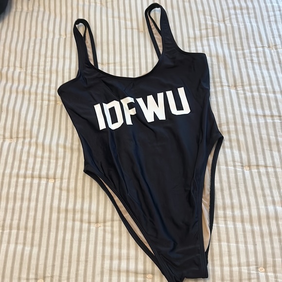 Private Party IDFWU swimsuit NWOT - Picture 6 of 9